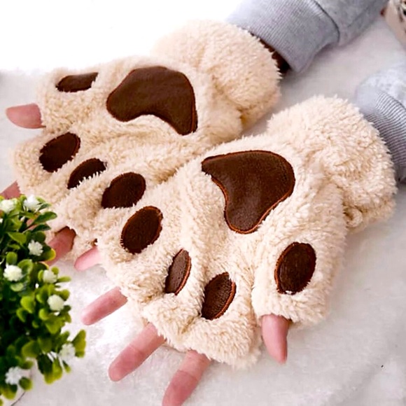 Beige cat paw🐾 fingerless furry gloves - Picture 9 of 16